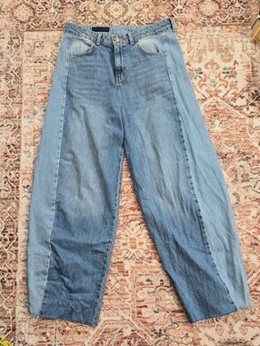 Zara Two-Tone Light Blue Barrel Jeans Size 8